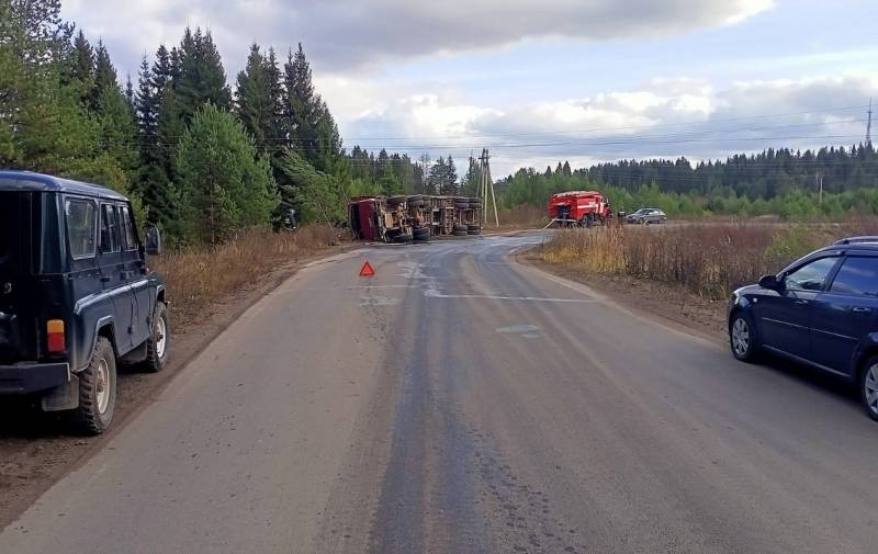 В Белохолуницком районе перевернулся КАМАЗ, водитель получил травмы