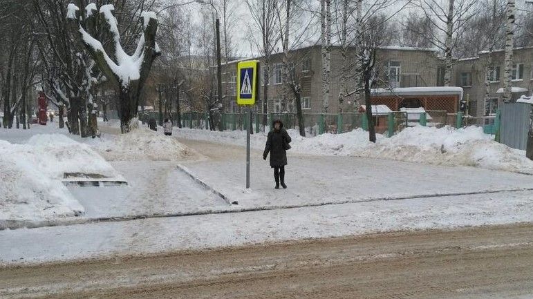 В Кирове установка табличек на пешеходных переходах не согласована с администрацией