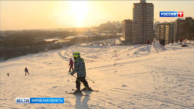 В Кирове юные горнолыжники провели контрольную тренировку