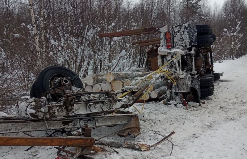 Два человека пострадали в ДТП с лесовозом в Верхнекамском районе