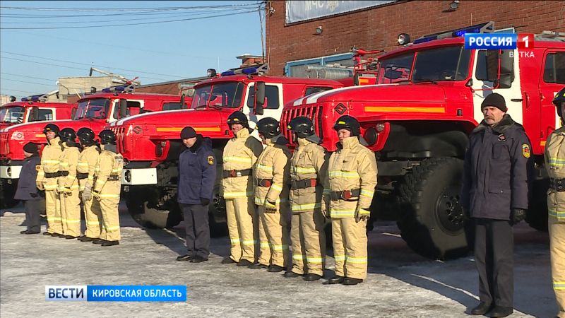 Игорь Васильев вручил пожарным ключи от новых служебных машин