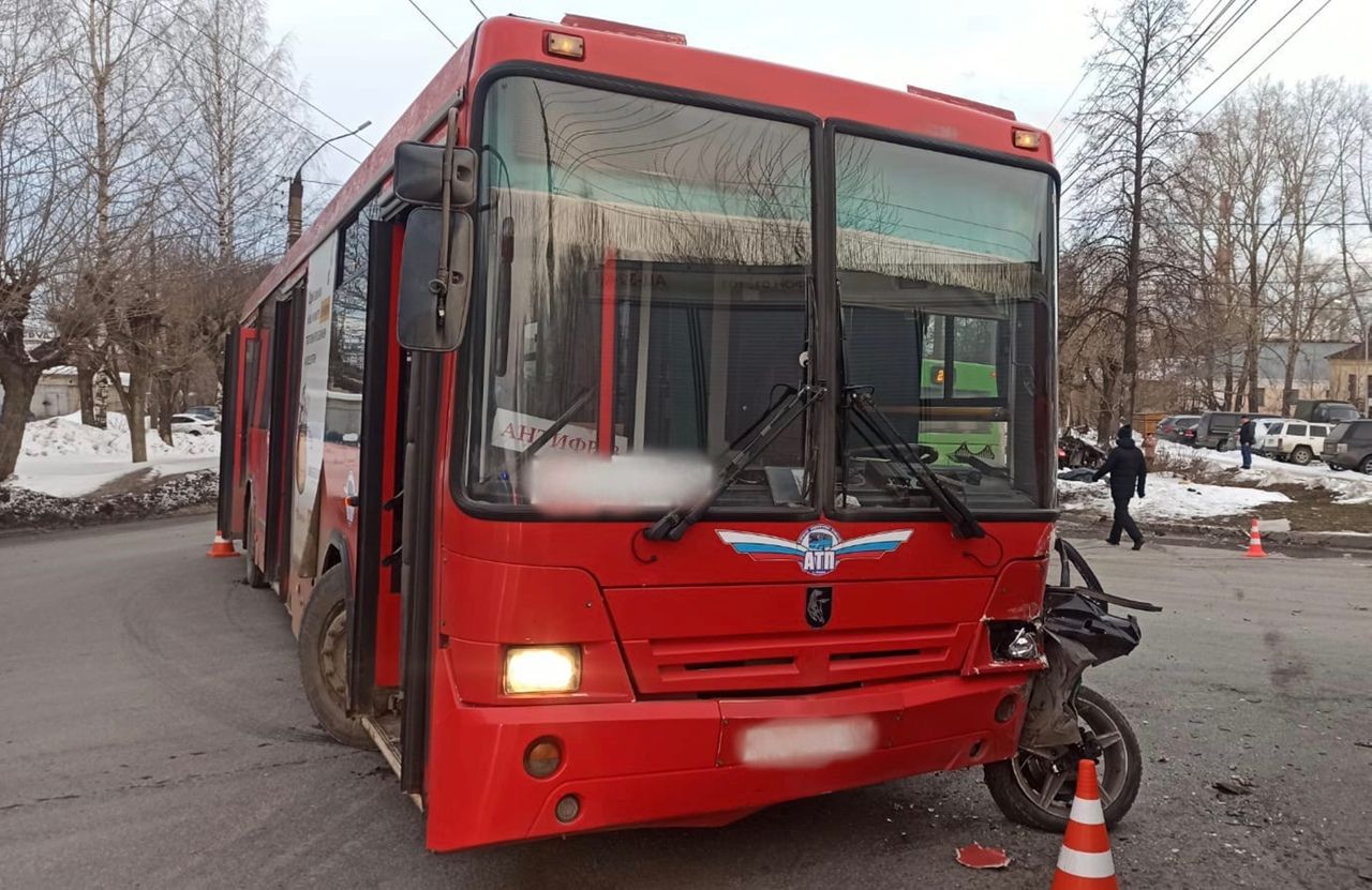 Порно видео студентка в автобус