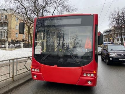 В Кирове на Преображенской в троллейбусе травмировалась пенсионерка