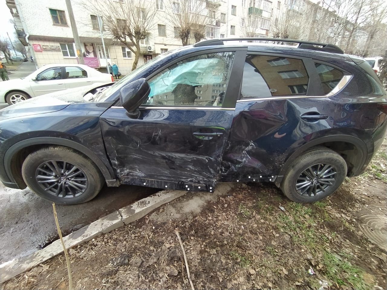 В Кирове опрокинулась «Мазда», пострадали две пассажирки » ГТРК Вятка -  новости Кирова и Кировской области