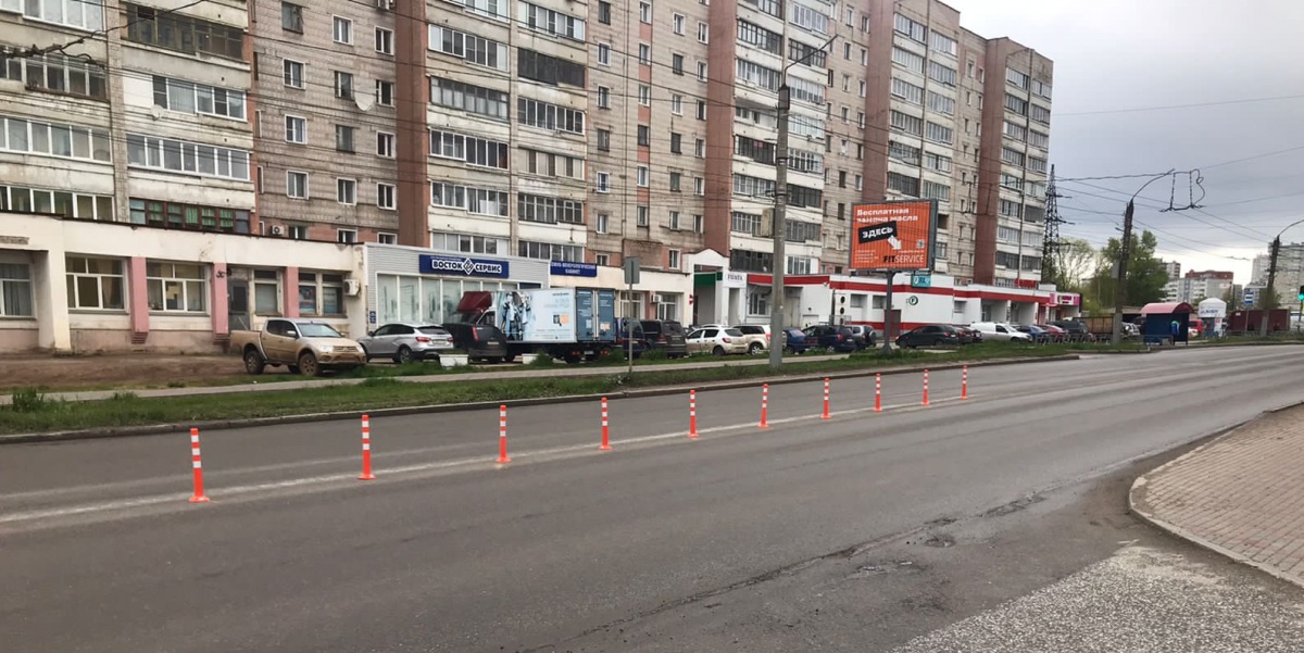 Перекресток ул 8 марта 42 фото У перекрестка улиц Московской и Романа Ердякова установили сигнальные столбики "