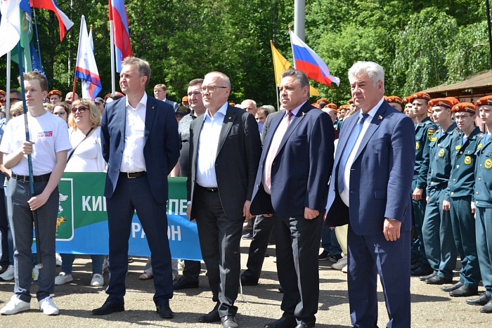 В Кирове прошел митинг в поддержку российской армии