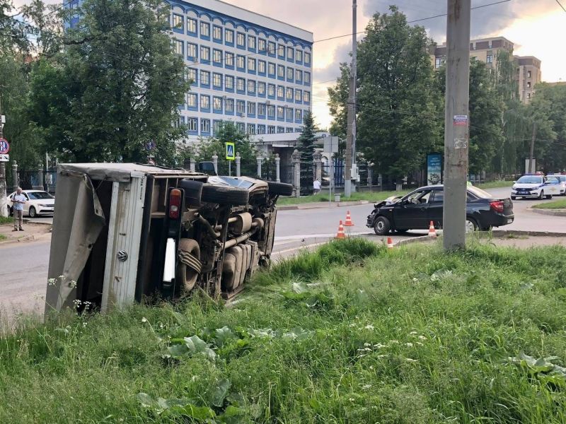 В ДТП в центре Кирова пострадали двое маленьких детей