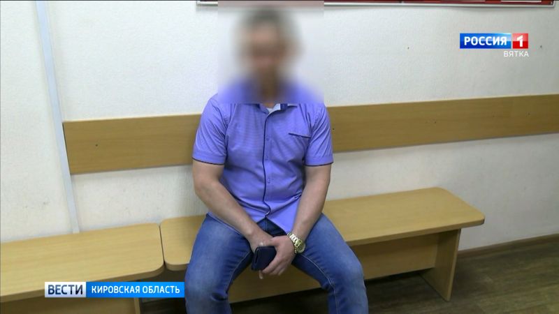 Кировские полицейские задержали мужчину, избившего двух подростков в Чистых прудах