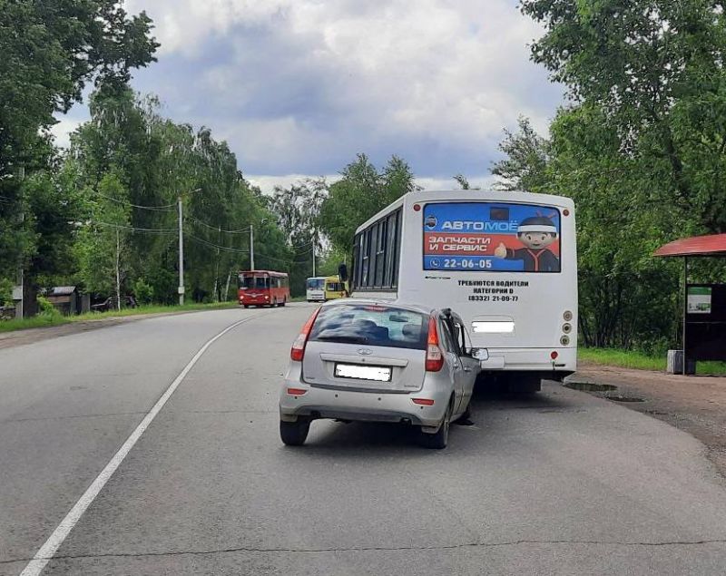 В Кирове «Лада Калина» наехала на ПАЗик