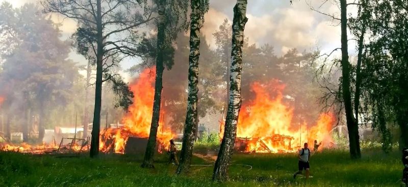 В Каринторфе произошел пожар на аварийных хозпостройках