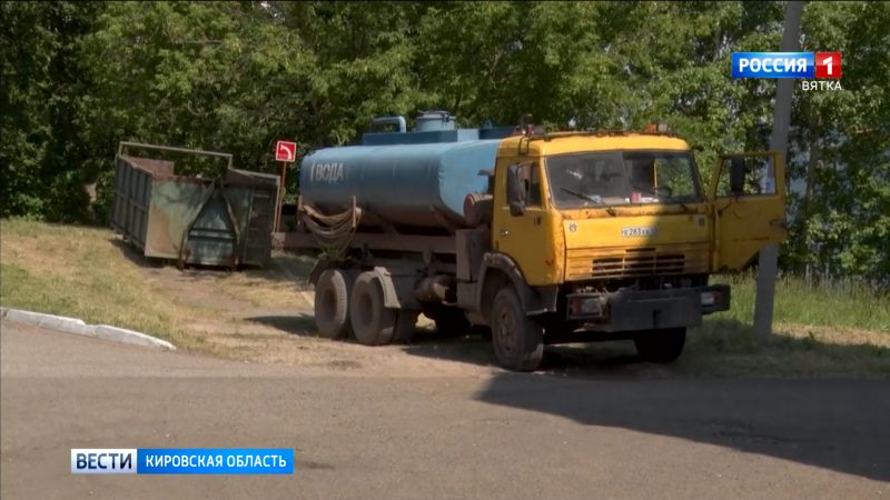 В Нововятском районе восстанавливают герметичность пожарных водоемов