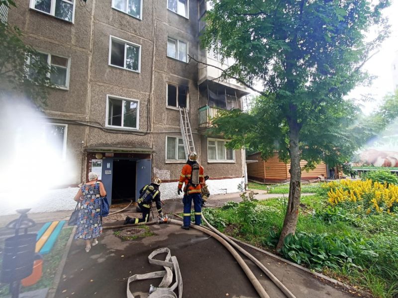 В центре Кирова произошел пожар в жилом доме