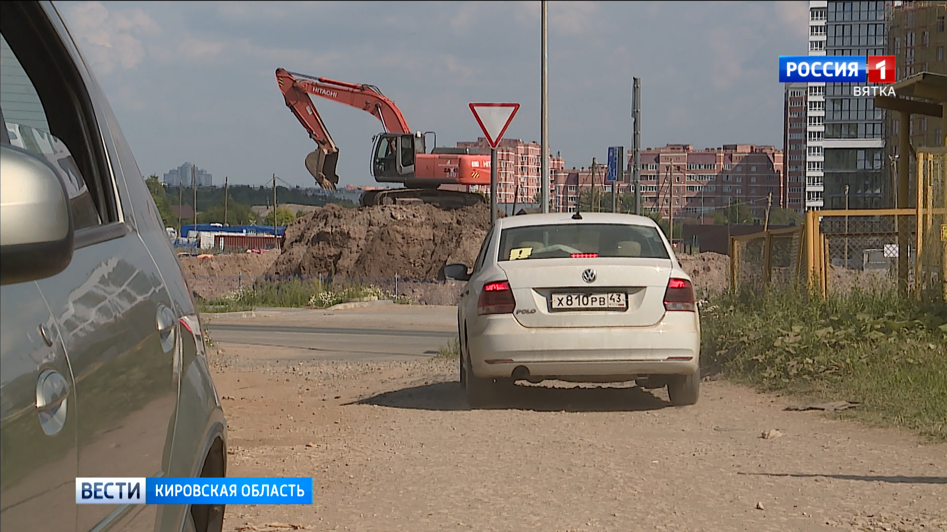 В деревне Кисели узкая улочка стала оживленной автодорогой » ГТРК Вятка -  новости Кирова и Кировской области