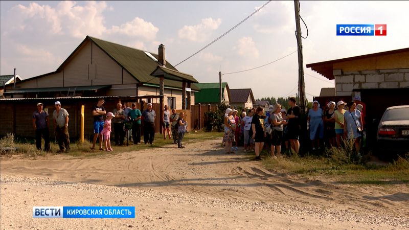 Жители Малой Субботихи пожаловались на дорогу из щебня