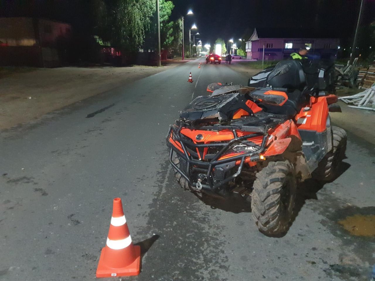 В Слободском квадроцикл не разъехался с легковушкой