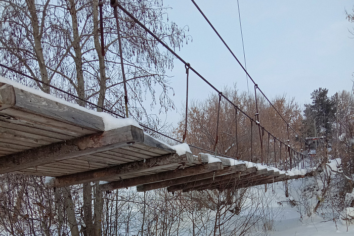 В Суне отремонтировали подвесной мост