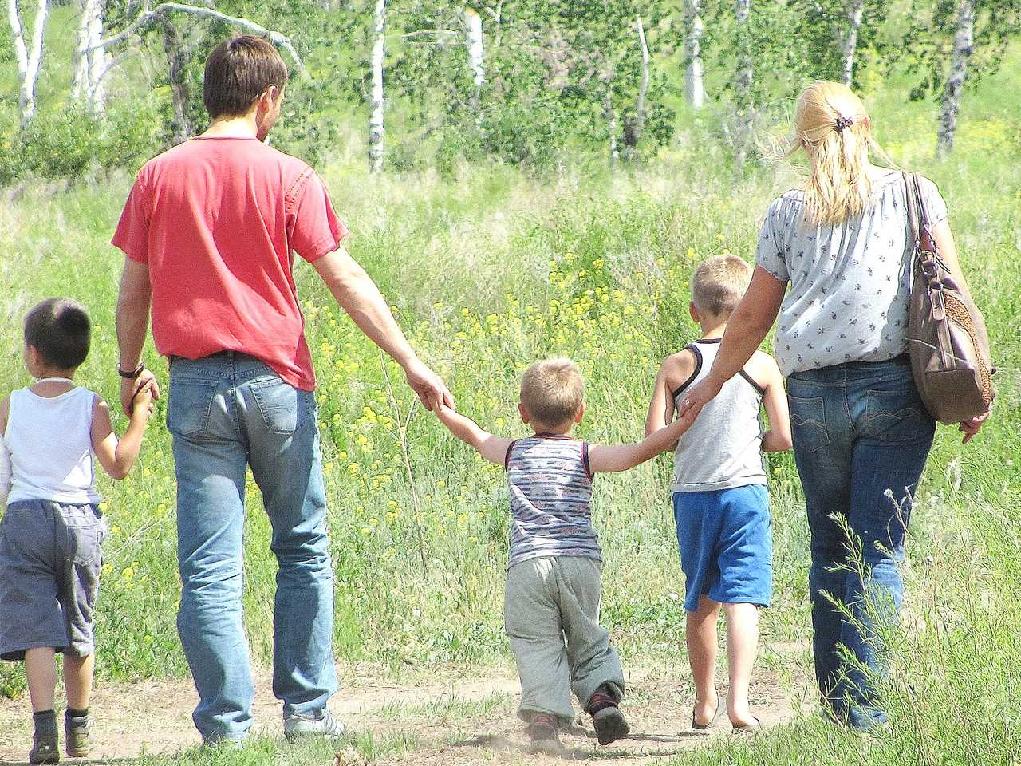 В Кирове проходит акция «Ребенок ждет родителей»