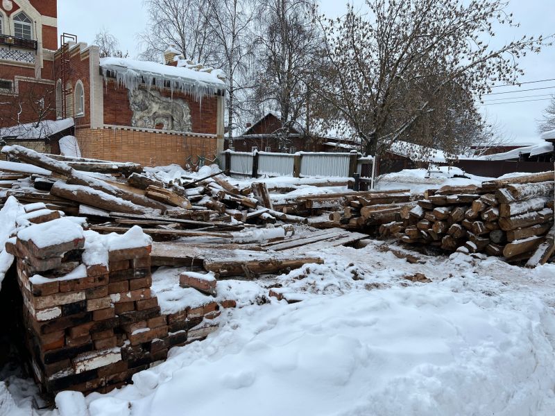 В Кирове завершается демонтаж дома, построенного более 200 лет назад