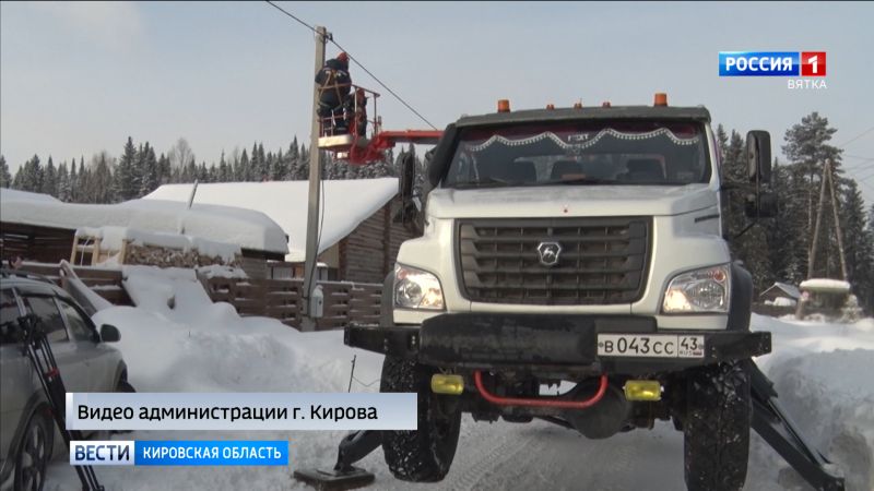 В населенных пунктах Кирова устанавливают уличное освещение