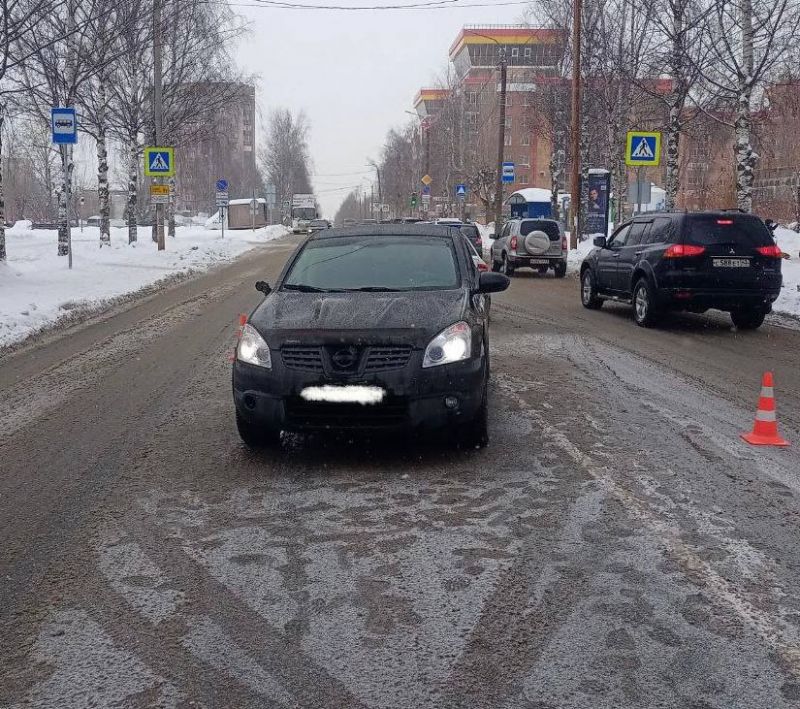 В Кирове на нерегулируемом пешеходном переходе иномарка сбила трех мальчиков