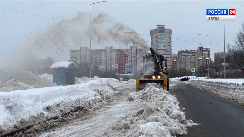 В правительстве Кировской области обсудили расчистку крыш от наледи и уборку дорог от снега