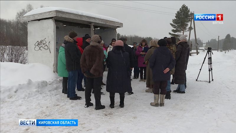 До деревни Суворовы Слободского района не ходит общественный транспорт