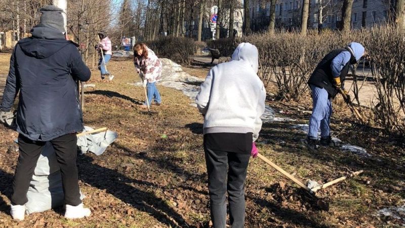 В Кирове начались субботники