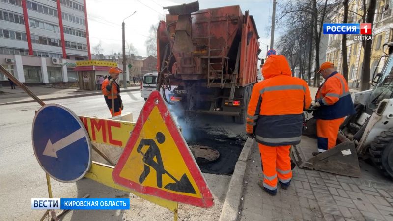 За две недели в Кирове отремонтируют 30 дожде-приёмных колодцев