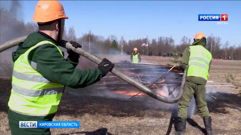 На аэродроме в Порошино прошли учения по ликвидации лесного пожара