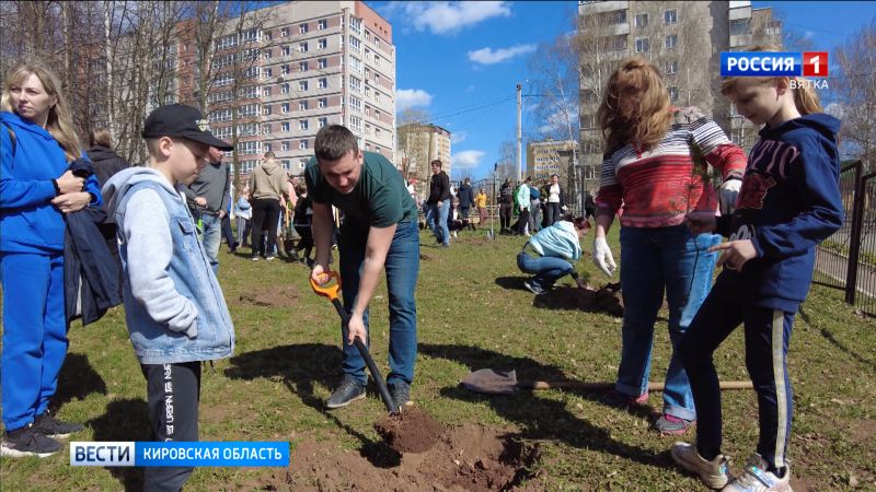 В кировской школе №22 решили создать аллею учителей