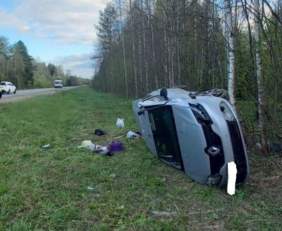 В Кирово-Чепецком районе опрокинулся автомобиль: пострадали четыре человека