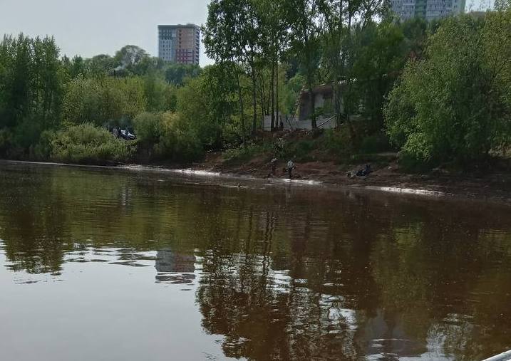 В Кирове задержали мужчину, который пытался открыть купальный сезон на Вятке