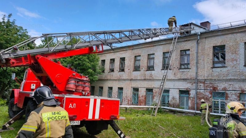 Спасатели и медики провели совместную тренировку