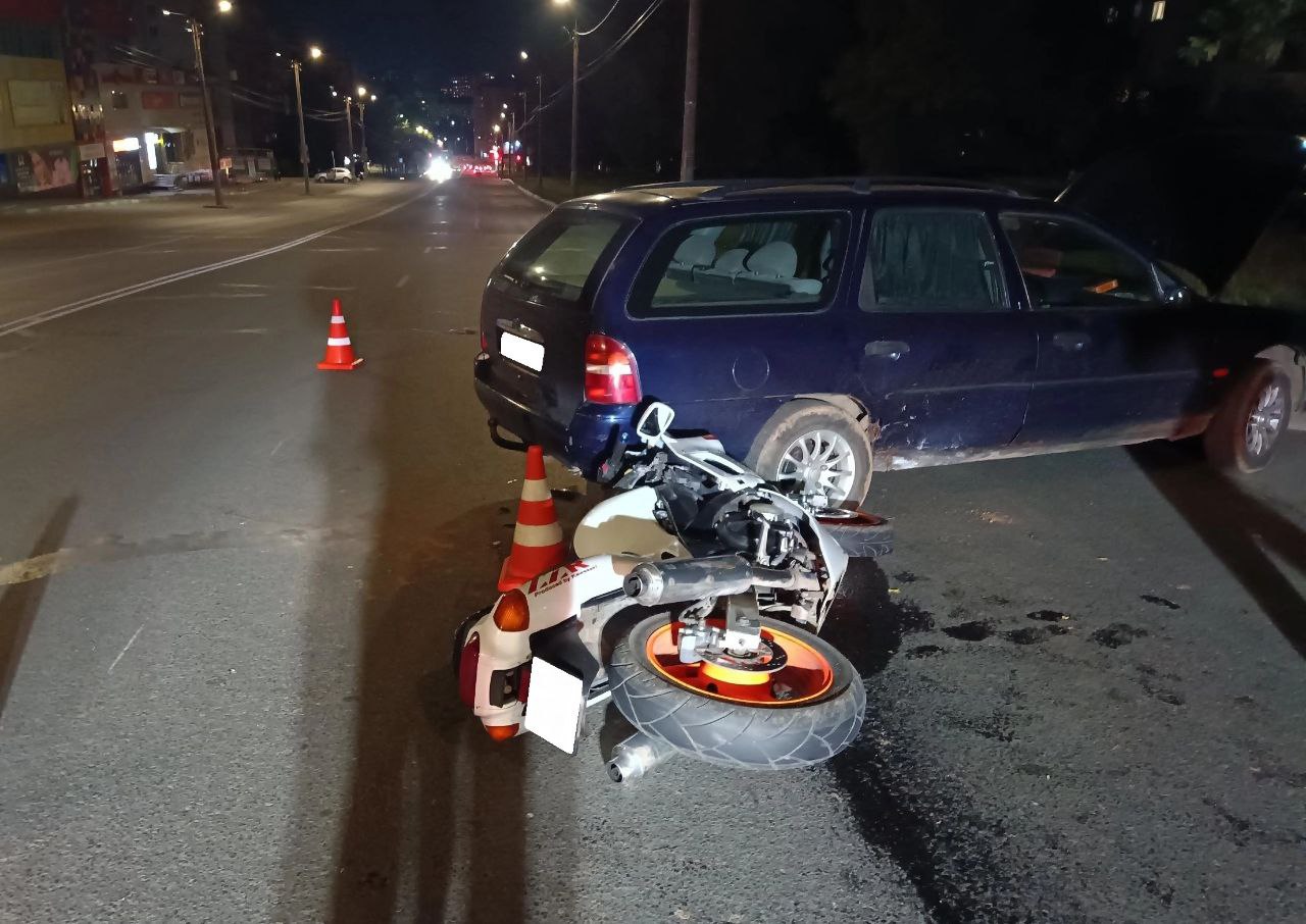 В Кирове во вторник вечером пострадали два мотоциклиста » ГТРК Вятка -  новости Кирова и Кировской области