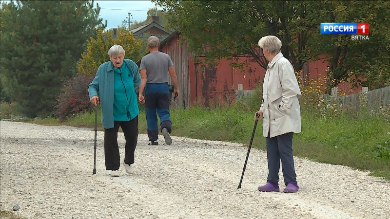 Жители поселка Свеча пожаловались на состояние дороги после ремонта