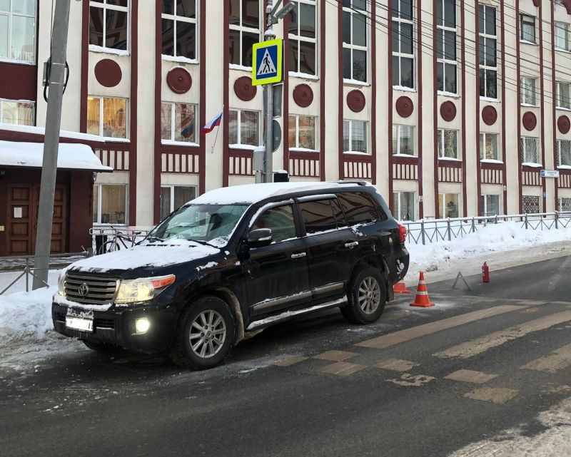 На пешеходном переходе возле пешеходной Спасской сбили двух женщин