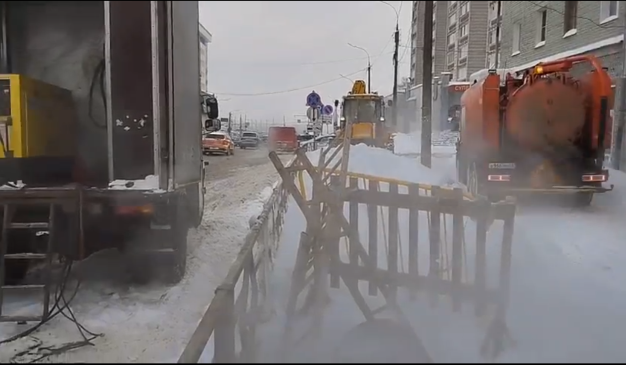 Движение по всем полосам на перекрестке улиц Ленина и Профсоюзной планируют  вернуть на неделю раньше » ГТРК Вятка - новости Кирова и Кировской области