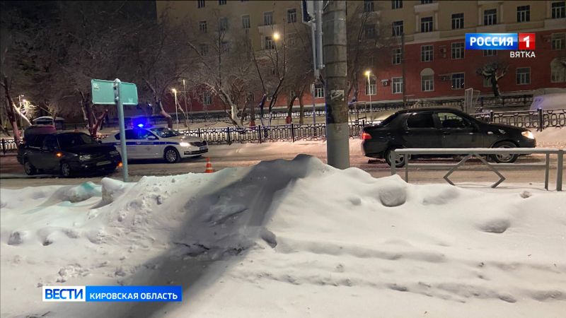 В Кирове на Октябрьском проспекте столкнулись «Фиат» и «Фольксваген»