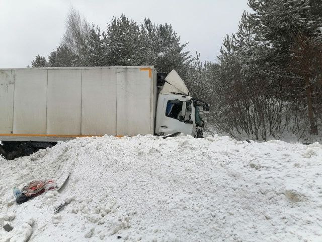 В Верхошижемском районе столкнулись три автомобиля