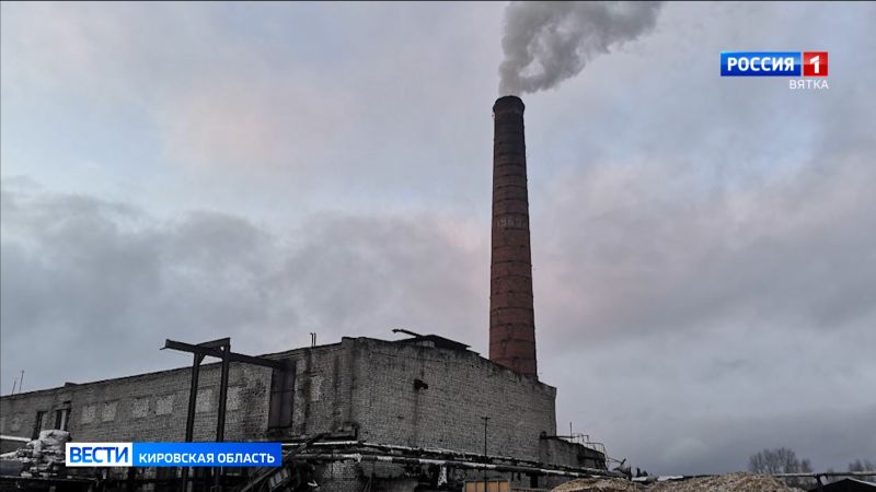 В поселке Заря Опаринского района восстанавливают подачу тепла в жилые дома и соцобъекты