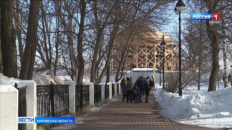 Стало известно, когда планируют закончить ремонт ротонд Александровского сада