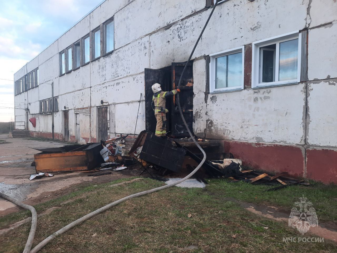 В Кировской области за сутки произошли два серьезных пожара | 04.05.2024 |  Киров - БезФормата