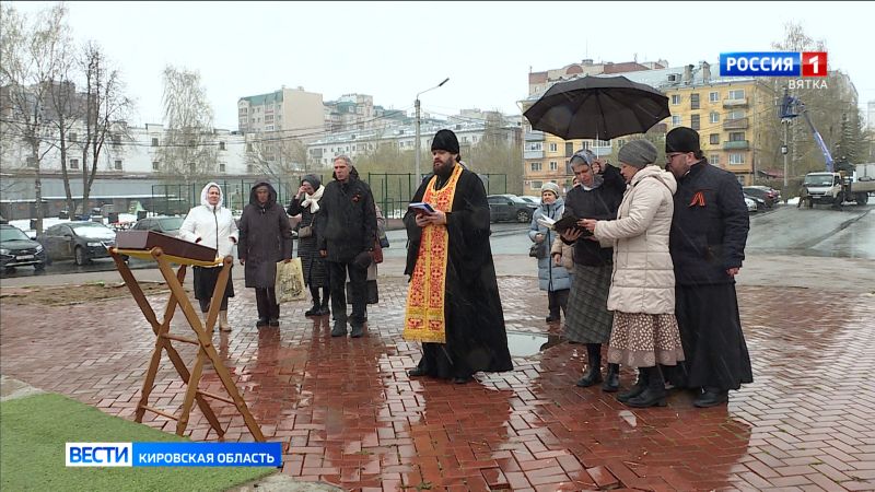 В Кирове на месте строительства нового Феодоровского храма начались регулярные богослужения