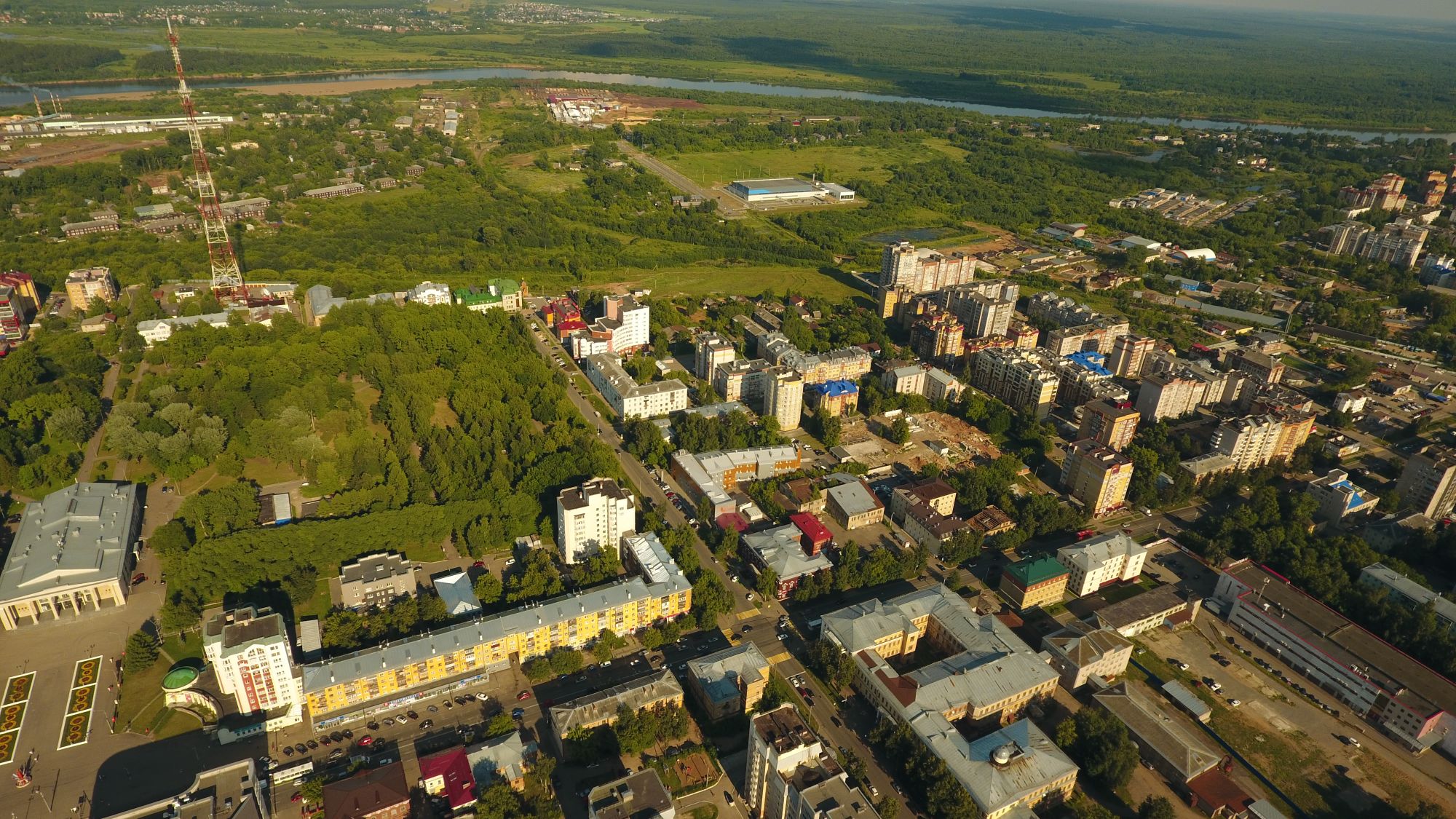 Кировской молодежи передали ключи от города