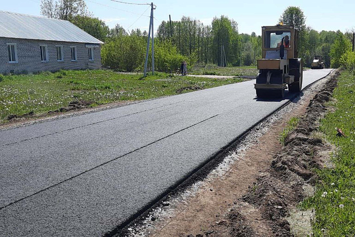 В Пижанском округе отремонтировали две дороги