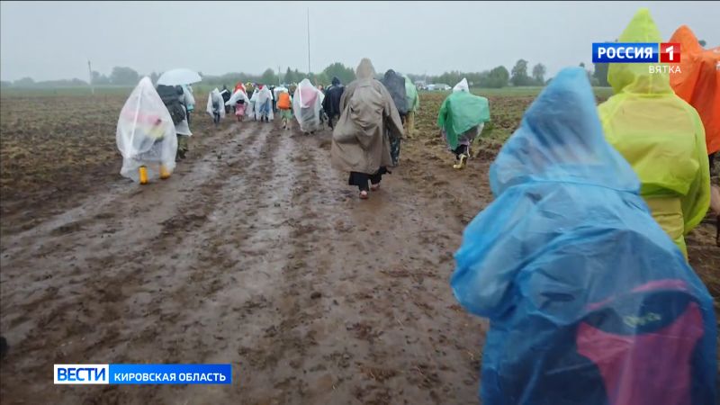 В селе Великорецком сегодня встретят паломников