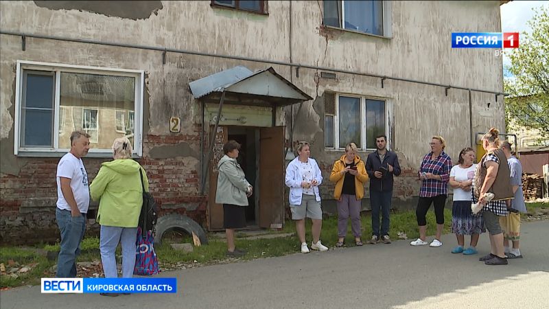 В Слободском в доме на улице Павлика Морозова, 2 некачественно сделали капремонт