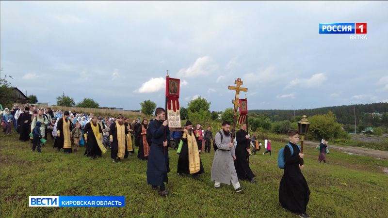 На реку Великую отправились паломники старообрядцы