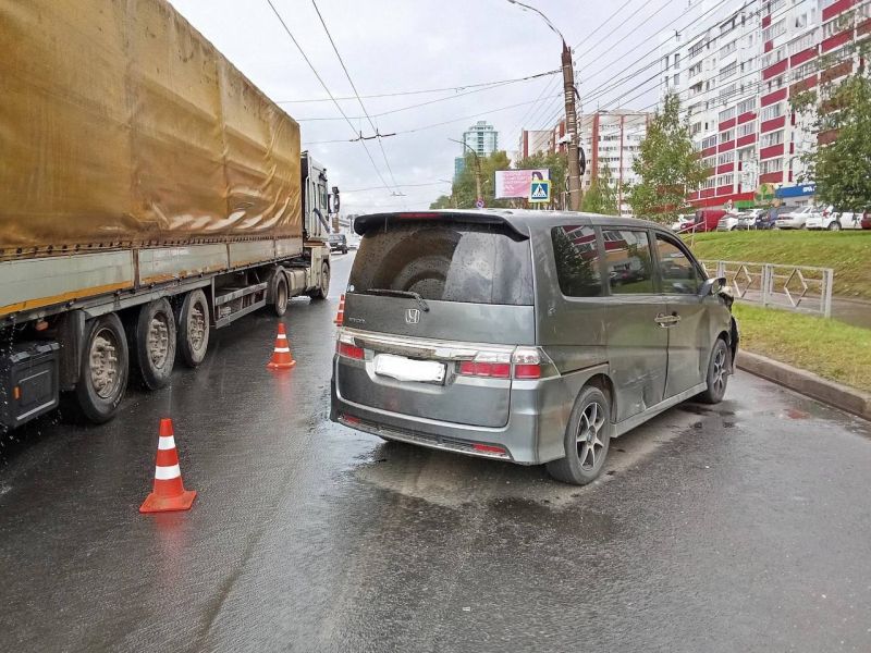 В ДТП на Московской в Кирове пострадала годовалая девочка