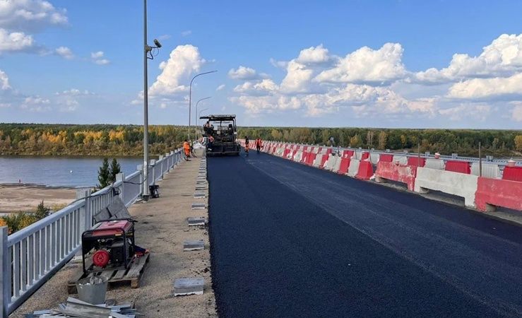 В Советском районе продолжают ремонтировать мост